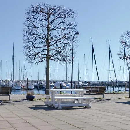 1 Bedroom Awesome In Apartman *
